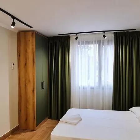 2v1 - Center 3 Тирана