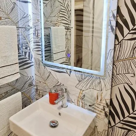 Апартаменты 2v1 - Center 3 *