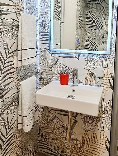 2v1 - Center 3 Appartamento Tirana