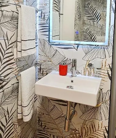 2v1 - Center 3 Apartamento Tirana